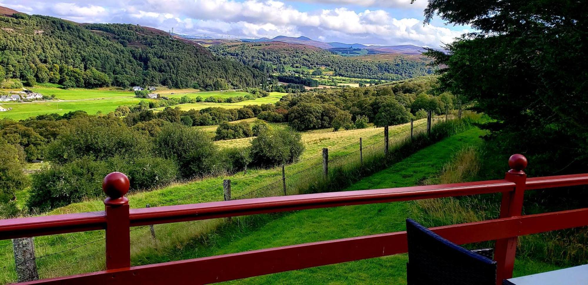 Highland Glen Lodges Rogart Exterior photo